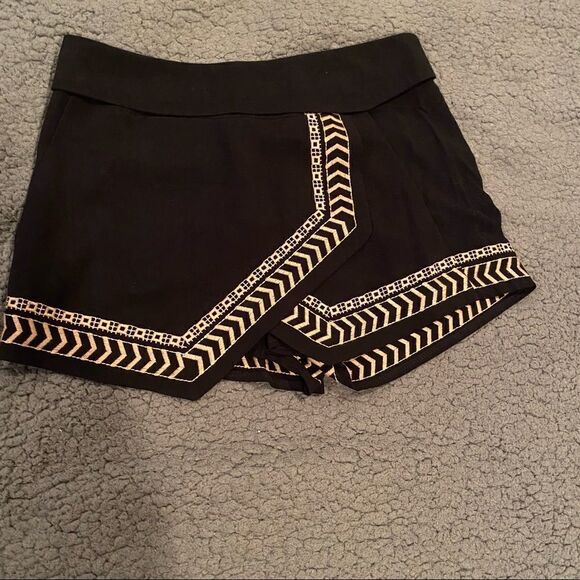 Umgee Skorts  - Picture 2 of 11